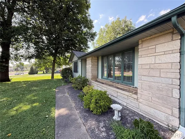1518 W Jackson BLVD, Jackson, MO 63755