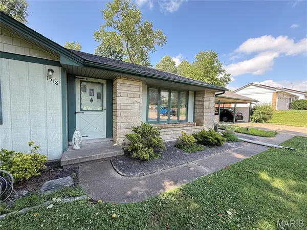 1518 W Jackson BLVD, Jackson, MO 63755