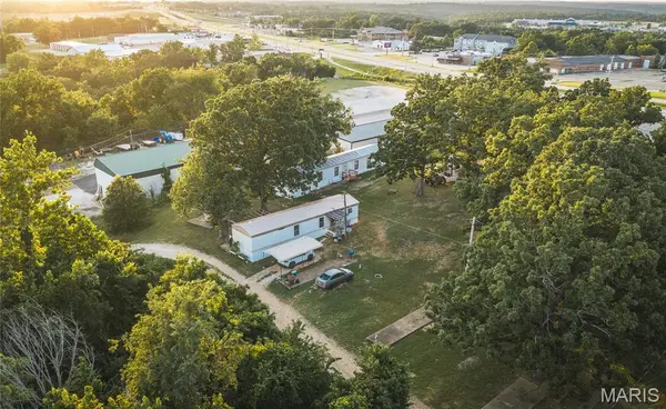 515 Old Route 66, St Robert, MO 65584