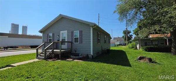 519 E Washington ST, O'fallon, IL 62269