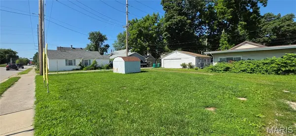 519 E Washington ST, O'fallon, IL 62269