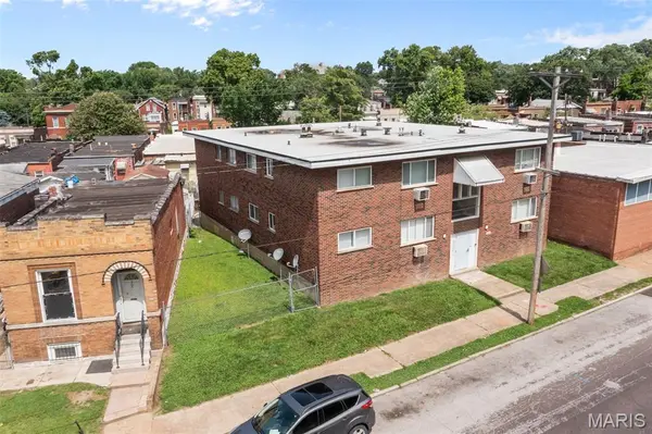4615 Virginia AVE, St Louis, MO 63111