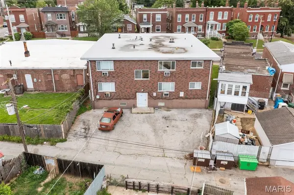 4615 Virginia AVE, St Louis, MO 63111