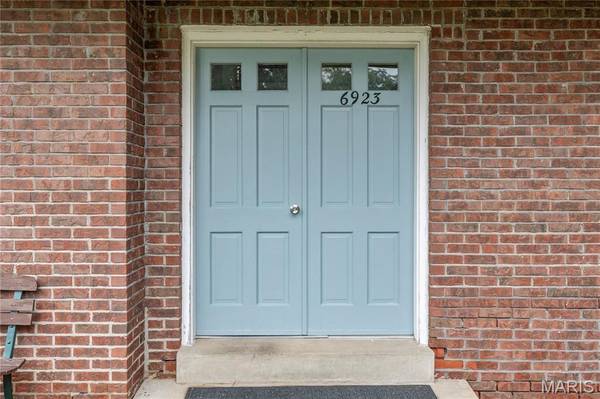 6923 Colonial Woods DR #16, St Louis, MO 63129