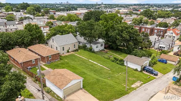 2622 Pearl AVE, St Louis, MO 63139