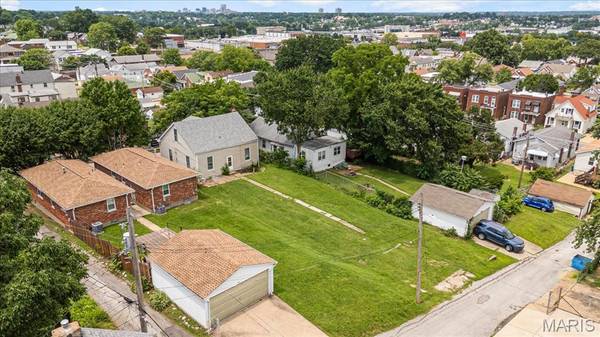2622 Pearl AVE, St Louis, MO 63139