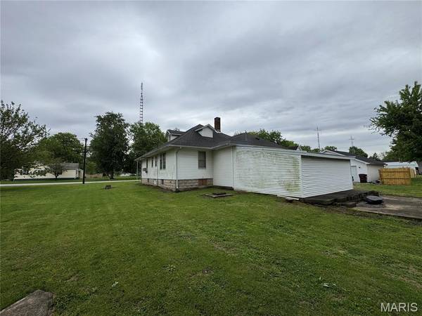 406 S Cleveland ST, Farmersville, IL 62533