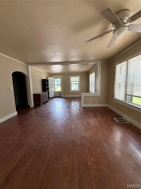220 N Prairie ST, Sikeston, MO 63801