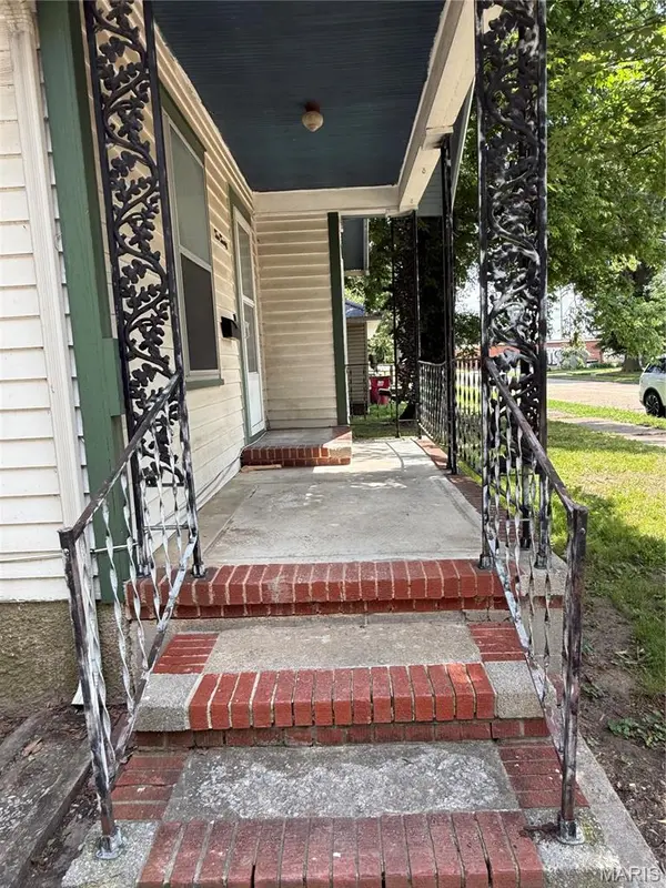 220 N Prairie ST, Sikeston, MO 63801