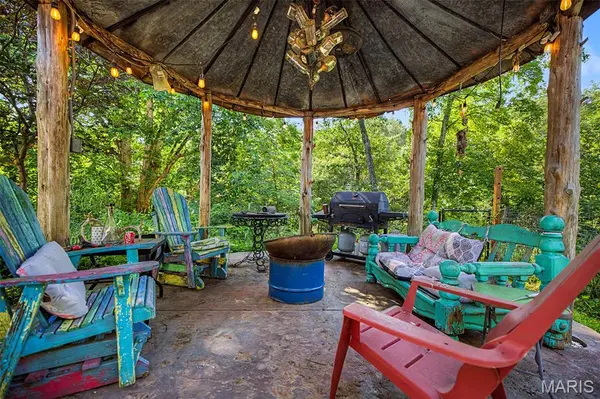 135 Wood Valley TRL, Pacific, MO 63069