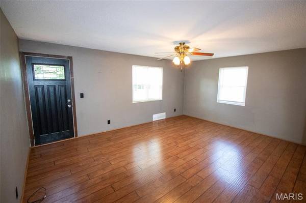 3711 Aberdeen AVE, Alton, IL 62002
