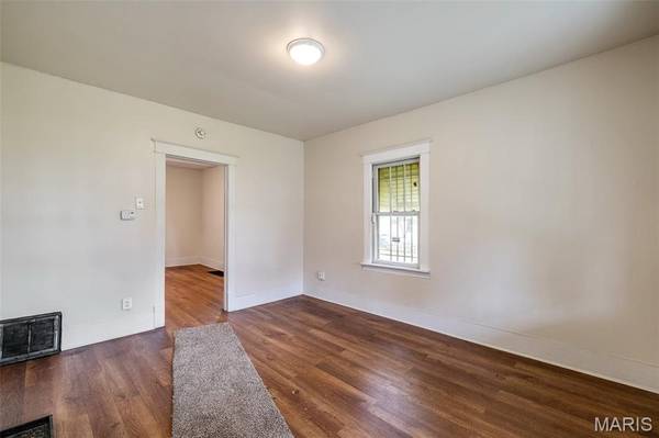 6546 Joseph AVE, St Louis, MO 63133