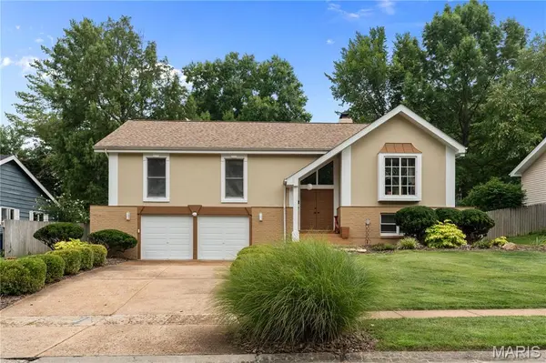 1706 Carman Valley DR, Ballwin, MO 63021
