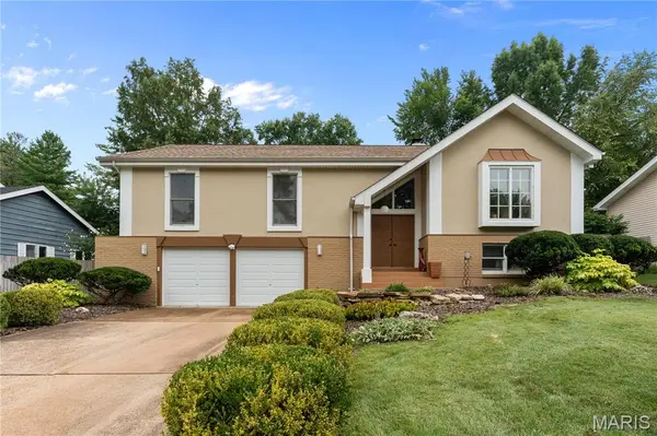 1706 Carman Valley DR, Ballwin, MO 63021