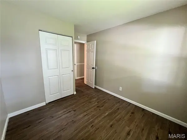 1333 Columbus DR, St Louis, MO 63138
