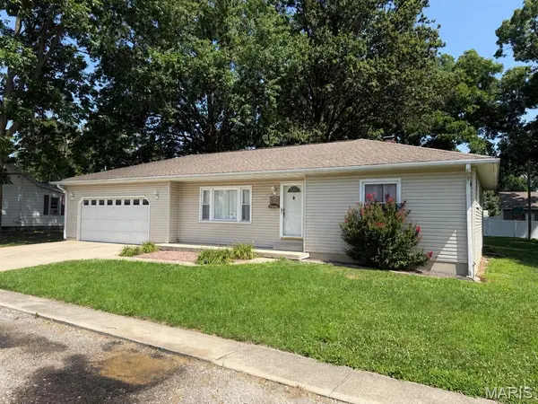 51 W Elm ST, Aviston, IL 62216