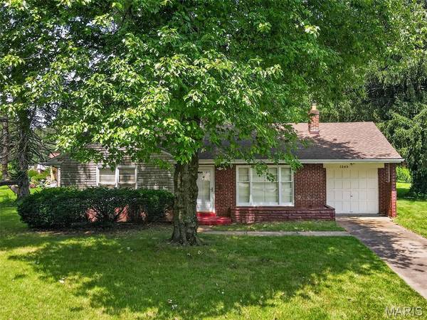 1363 Kroeger DR, Dellwood, MO 63135