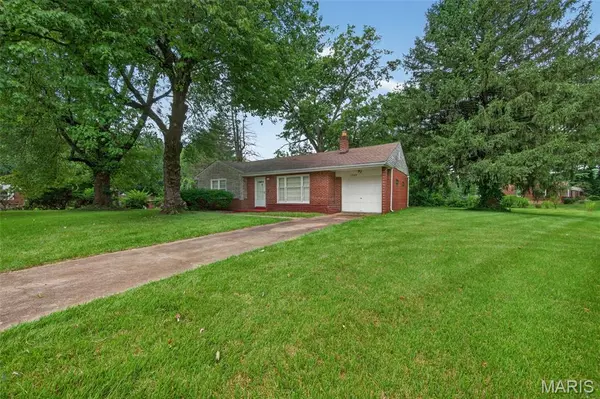1363 Kroeger DR, Dellwood, MO 63135