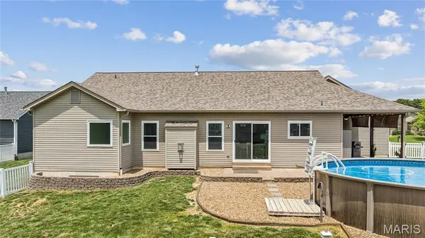 800 Mule Creek DR, Wentzville, MO 63385