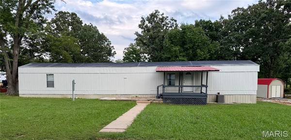 10076 Oakside RD, Mineral Point, MO 63660