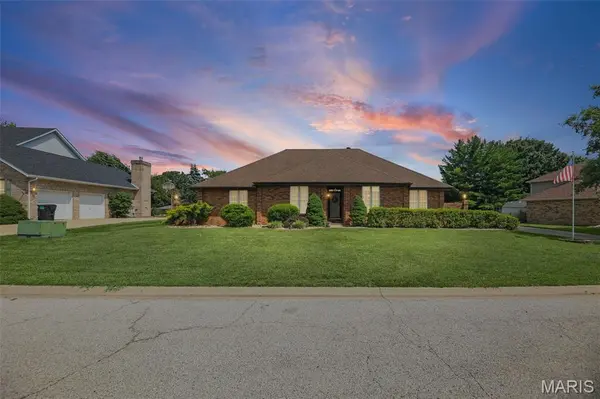 222 Hickory RDG, Belleville, IL 62223