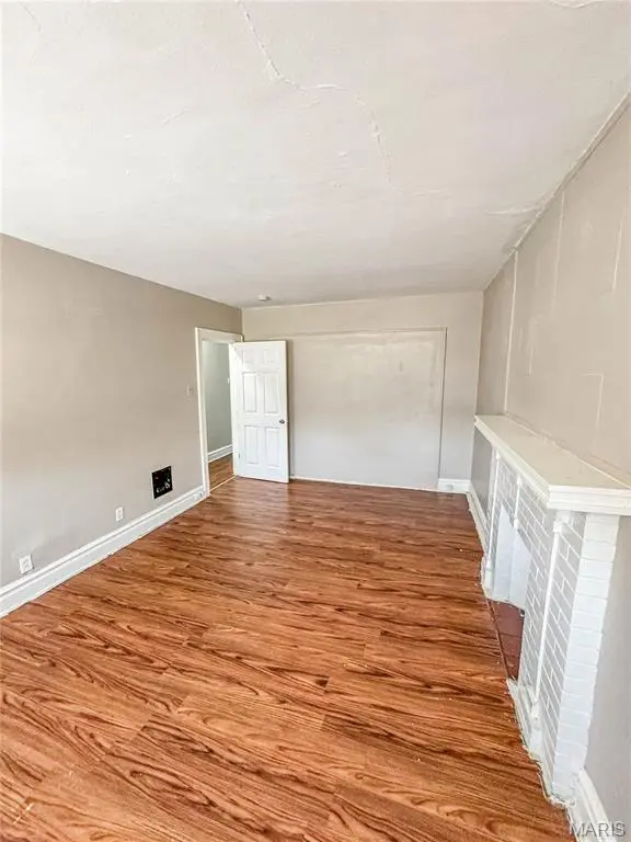 3221 Gravois Ave, St Louis, MO 63118