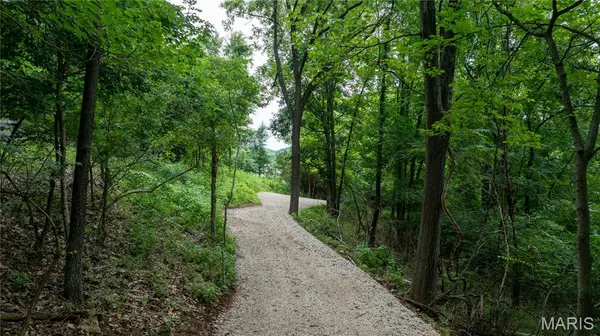 700 Old Kiefer Creek RD, Ballwin, MO 63021