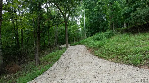 700 Old Kiefer Creek RD, Ballwin, MO 63021