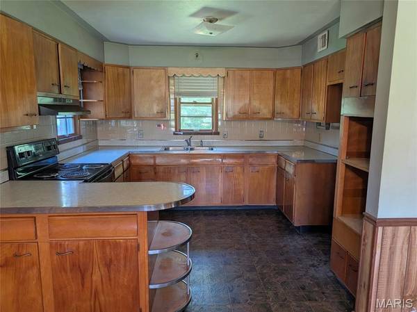3901 Highway D, Defiance, MO 63341