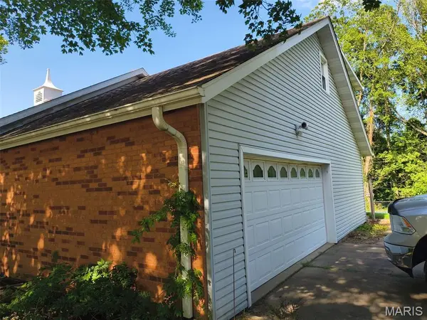 614 7th ST, Scott City, MO 63780