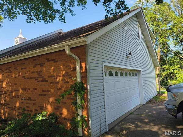 614 7th ST, Scott City, MO 63780