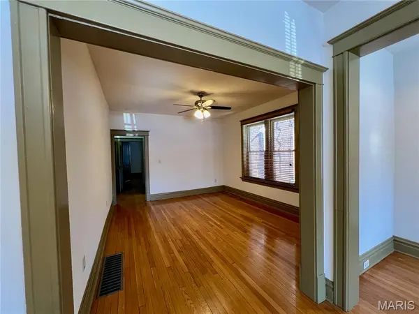 4143 Shaw BLVD, St Louis, MO 63110