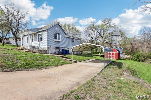 700 Lovett ST, De Soto, MO 63020