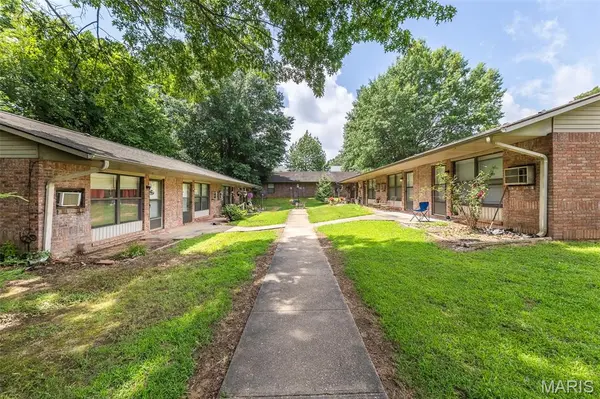 2733 Holly Trails TRL, Poplar Bluff, MO 63901