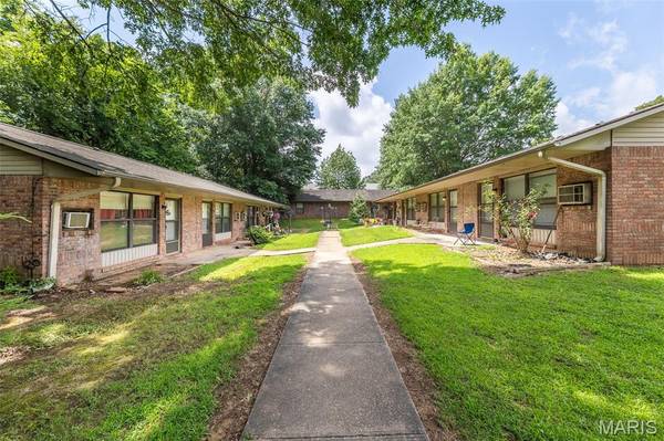 2733 Holly Trails TRL, Poplar Bluff, MO 63901