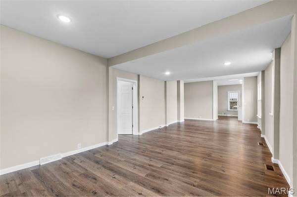 404 E Center ST, Sikeston, MO 63801