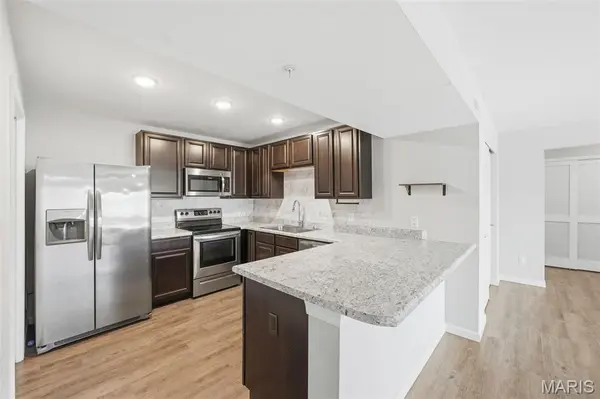 321 Bordeaux WAY, St Peters, MO 63376