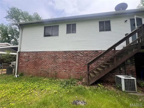 2353 Kingsford DR, Florissant, MO 63031