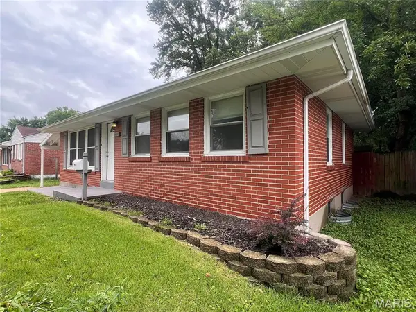 740 Crowder DR, Florissant, MO 63031