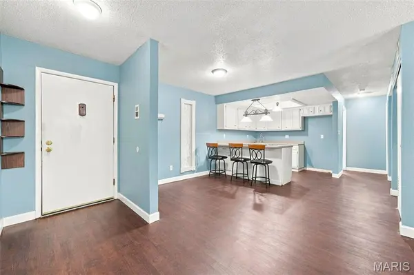 1465 Heritage LNDG #104, St Charles, MO 63303