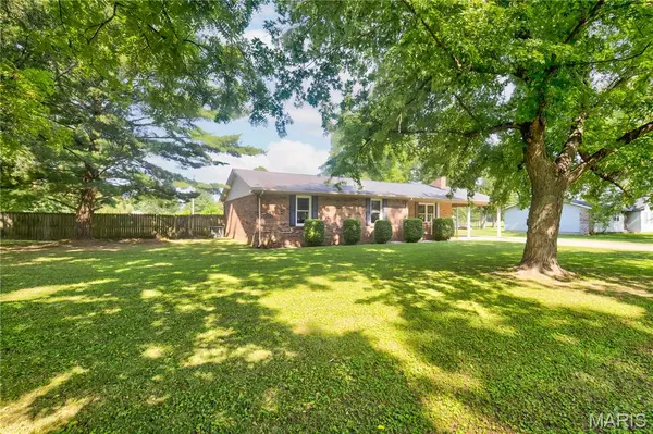 209 Aletha DR, Sikeston, MO 63801