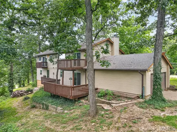 41 Oak Forest DR, St Charles, MO 63303
