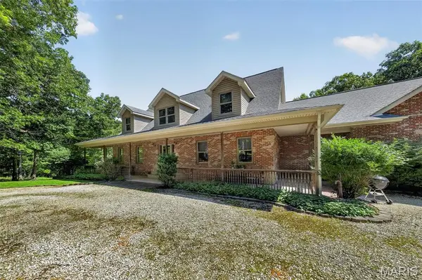 1574 Turkeyfoot RD, Bourbon, MO 65441