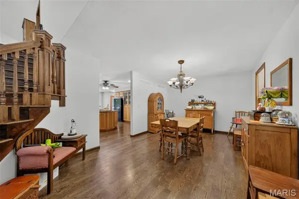 1574 Turkeyfoot RD, Bourbon, MO 65441