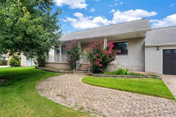 14 Perigen LN, Granite City, IL 62040