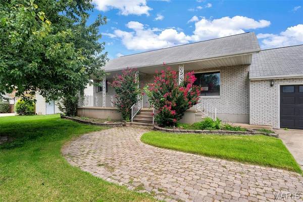 14 Perigen LN, Granite City, IL 62040