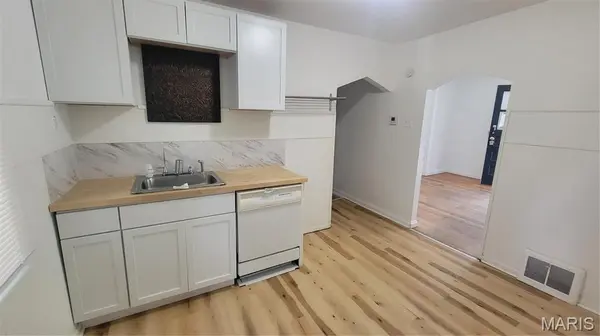 3219 Coles AVE, St Louis, MO 63114