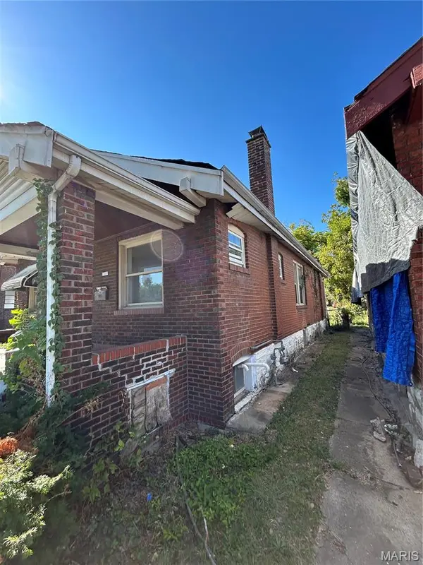 4213 N Newstead AVE, St Louis, MO 63115
