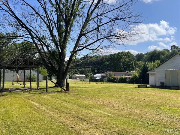 196 E Elm ST, Winfield, MO 63389