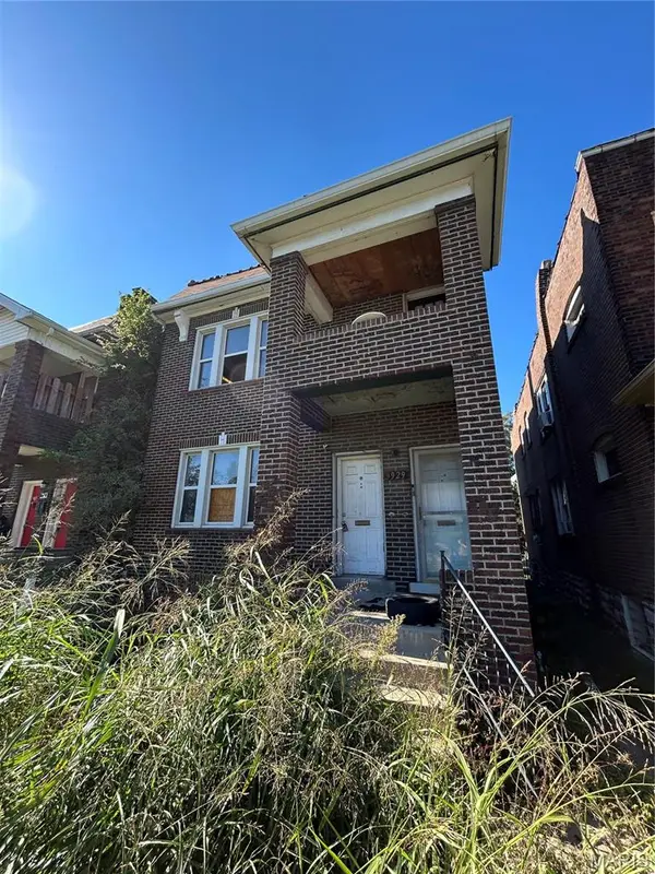 3929 N Taylor AVE, St Louis, MO 63115